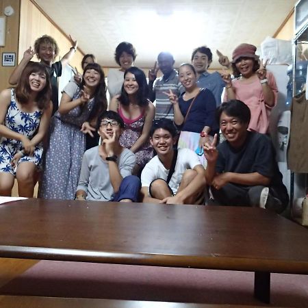 Okinawa Guest House Fushinuyauchi Yomitan Buitenkant foto