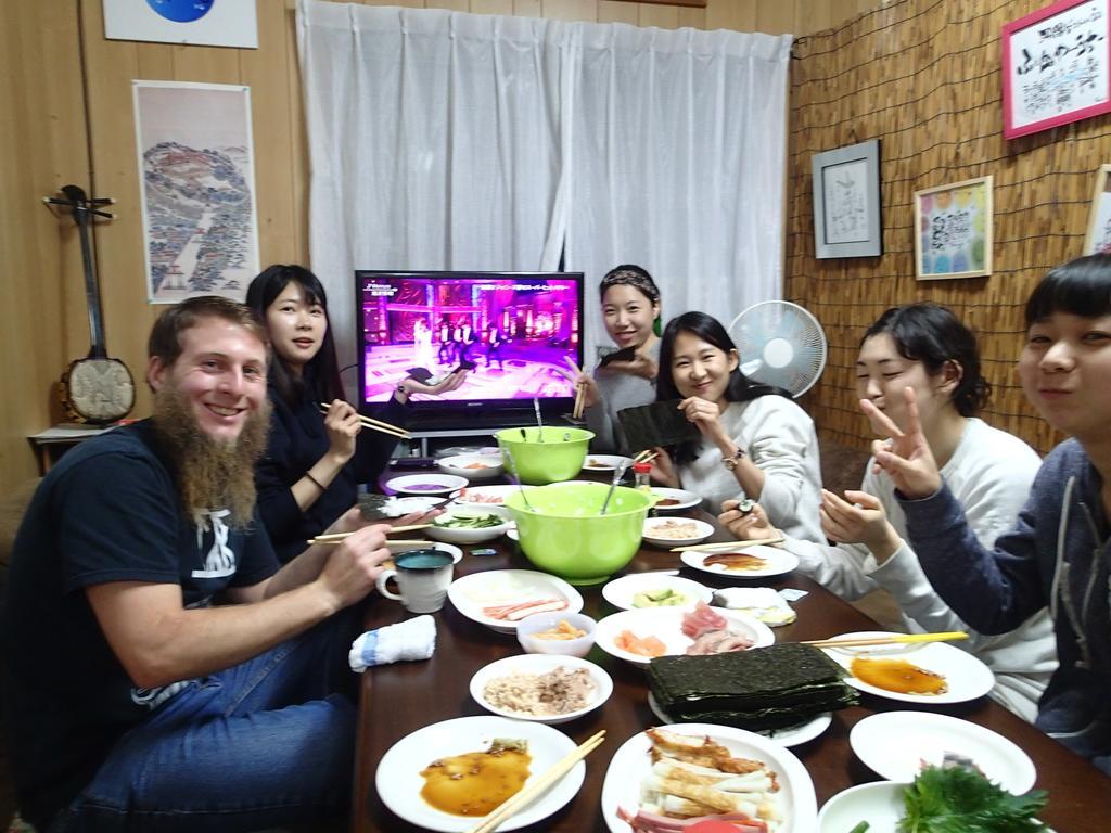 Okinawa Guest House Fushinuyauchi Yomitan Buitenkant foto