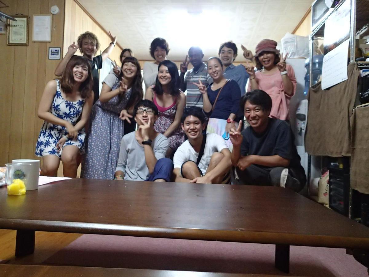 Okinawa Guest House Fushinuyauchi Yomitan Buitenkant foto